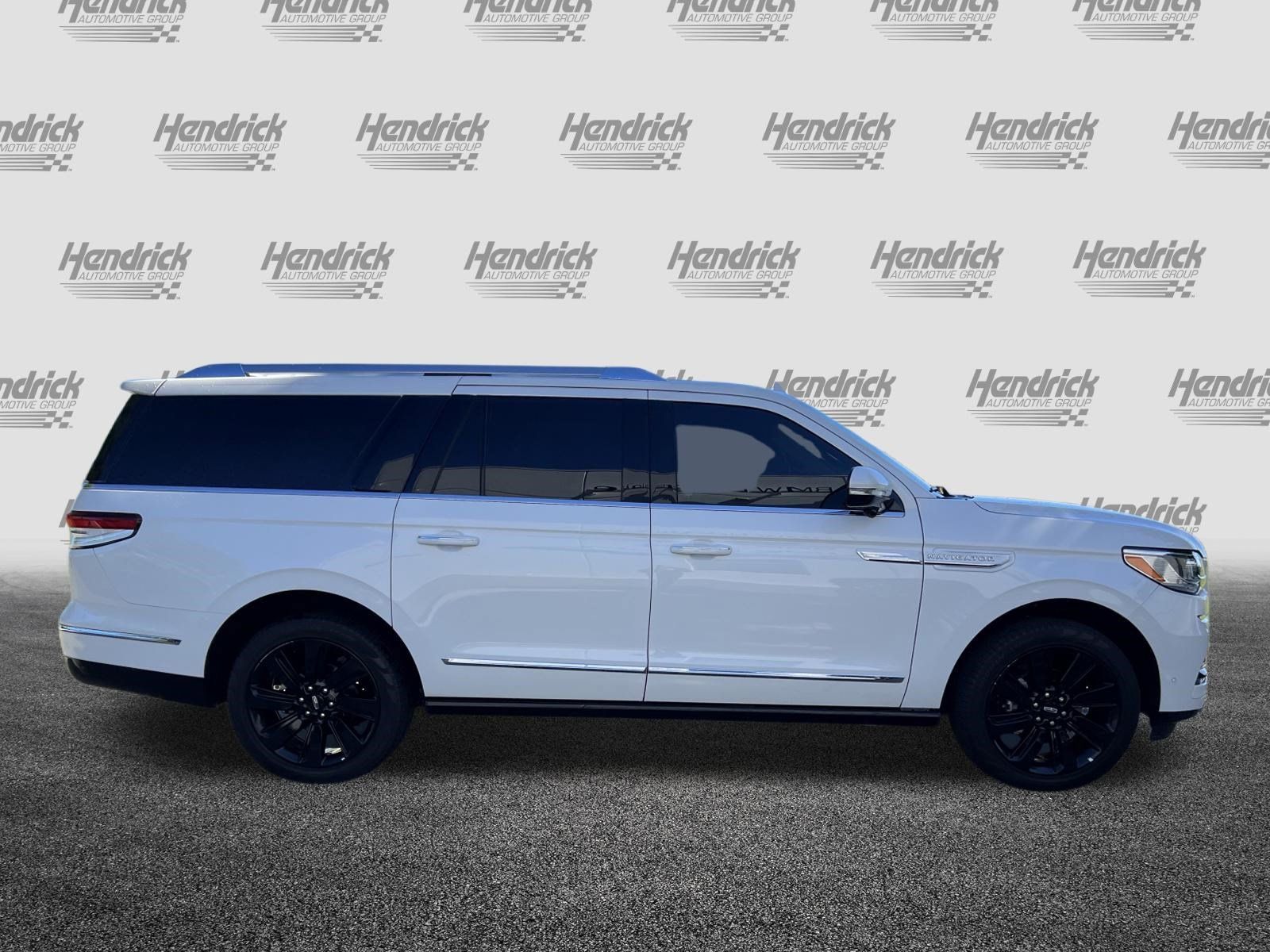Used 2024 Lincoln Navigator L Reserve AWD/4WD image 10