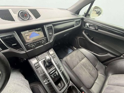 Used 2015 Porsche Macan S image 19