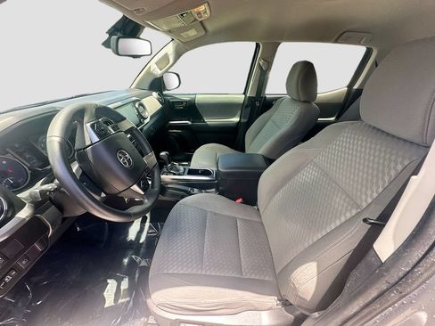 Used 2021 Toyota Tacoma SR5 RWD image 18