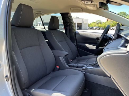 Used 2025 Toyota Corolla LE FWD image 24