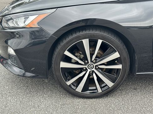 Used 2019 Nissan Altima 2.5 SR w/ SR Premium Package image 10