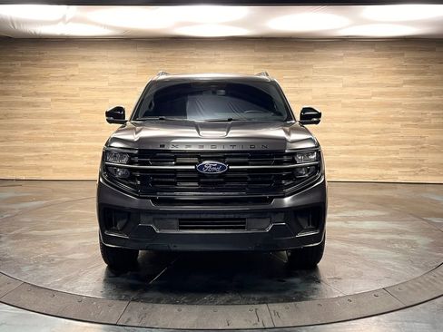 Used 2025 Ford Expedition Max Platinum w/ Stealth Performance Package AWD/4WD image 19