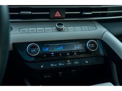 Used 2021 Hyundai Elantra Limited FWD image 25