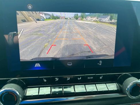 Used 2023 Chevrolet Colorado Z71 w/ Z71 Convenience Package 2 image 29