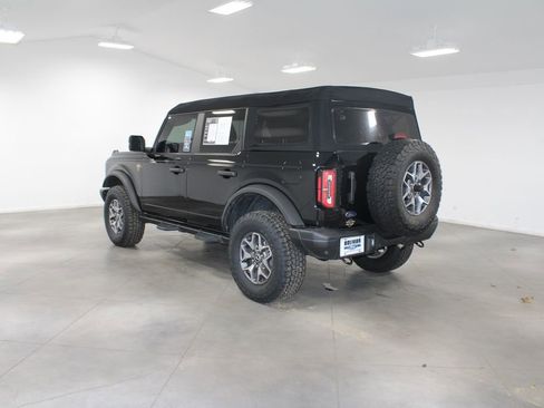 Used 2023 Ford Bronco Badlands image 6