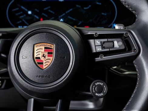 Certified 2025 Porsche Cayenne Coupe AWD/4WD image 19