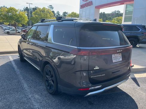 Used 2022 Kia Carnival SX FWD image 2