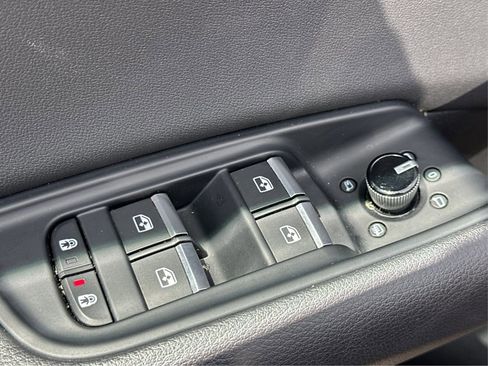 Used 2021 Audi Q8 Premium w/ Black Optic Package image 33