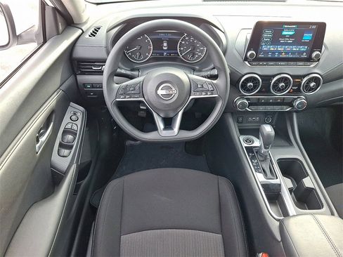 Used 2025 Nissan Sentra SV w/ Trunk Package image 12