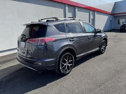 Used 2017 Toyota RAV4 SE AWD/4WD image 5