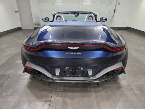 Used 2021 Aston Martin V8 Vantage Roadster image 21