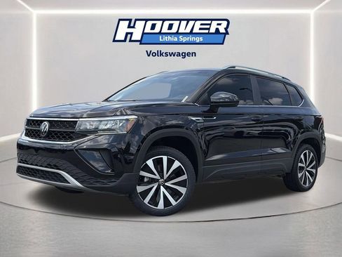 Used 2024 Volkswagen Taos SE w/ MDO Package FWD image 1