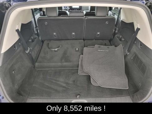Used 2025 Nissan Pathfinder SL AWD/4WD image 16