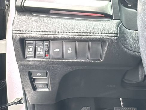 Used 2025 Honda Odyssey Sport-L image 17