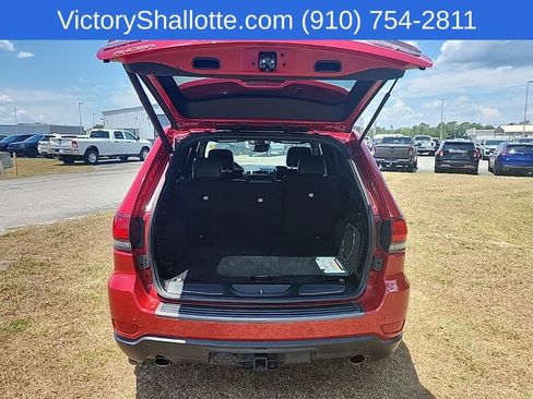 Used 2018 Jeep Grand Cherokee Trailhawk AWD/4WD image 34