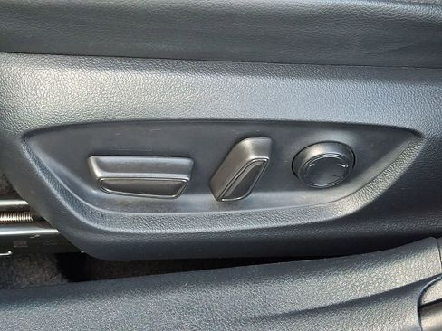 Used 2023 Toyota Camry SE FWD image 17