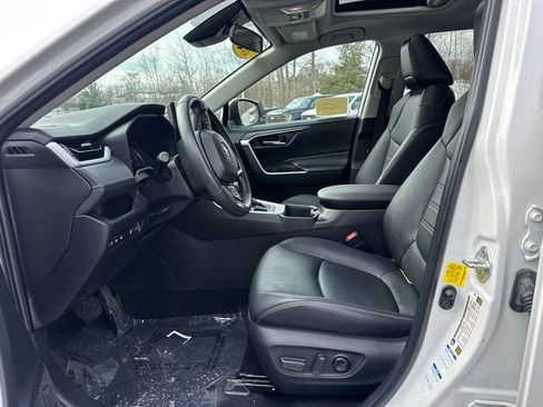 Certified 2022 Toyota RAV4 XLE Premium image 28