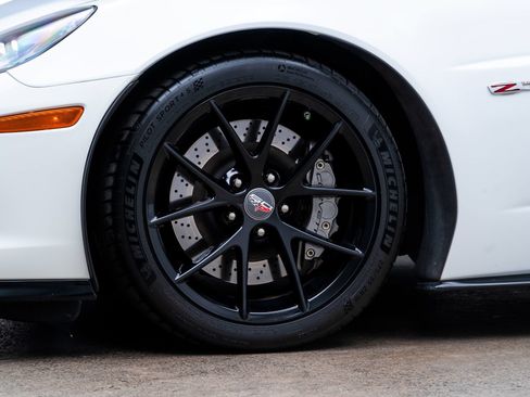 Used 2013 Chevrolet Corvette Z06 RWD image 5