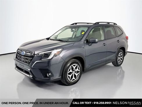 Used 2023 Subaru Forester Premium AWD/4WD image 1