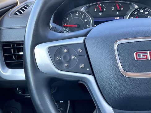 Used 2024 GMC Terrain SLT AWD/4WD image 23