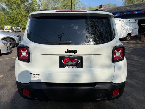 Used 2017 Jeep Renegade Altitude AWD/4WD image 6