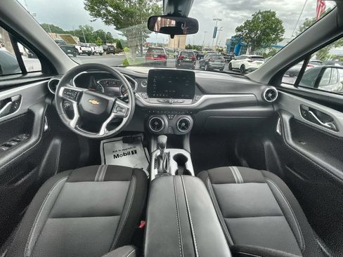 Used 2025 Chevrolet Blazer LT FWD image 20