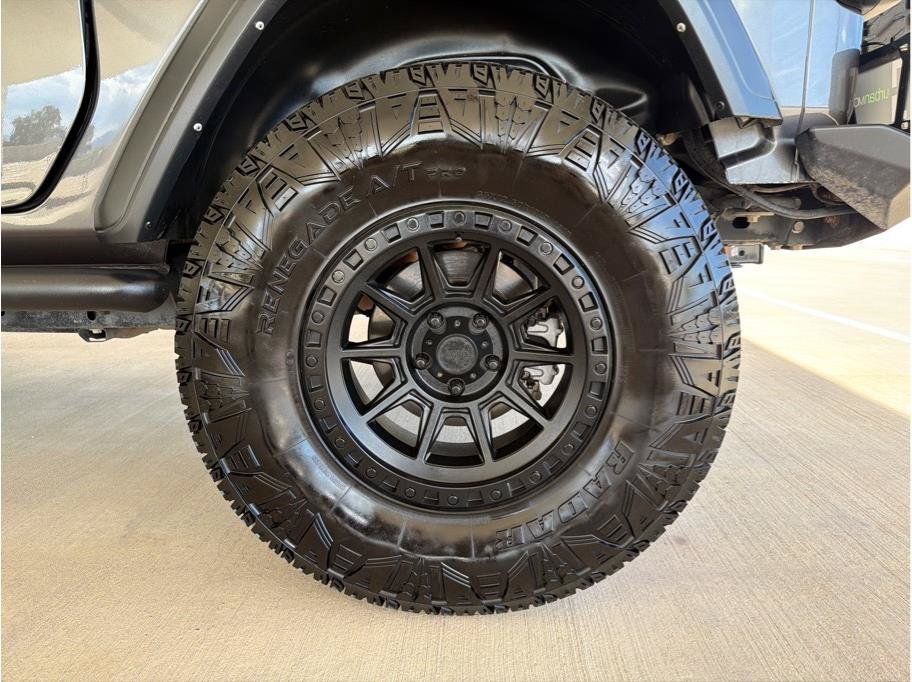 Used 2021 Jeep Wrangler Sport AWD/4WD image 28