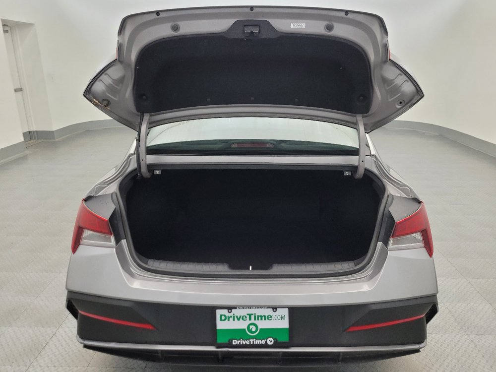 Used 2024 Hyundai Elantra SEL FWD image 29