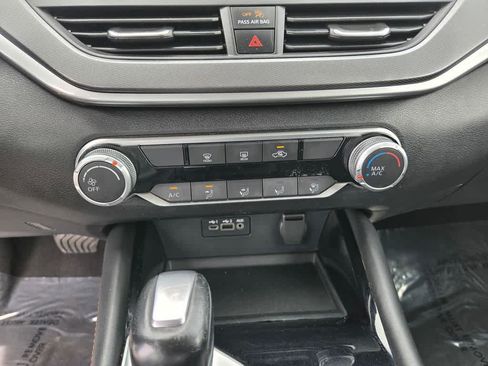 Used 2024 Nissan Altima 2.5 SR FWD image 15