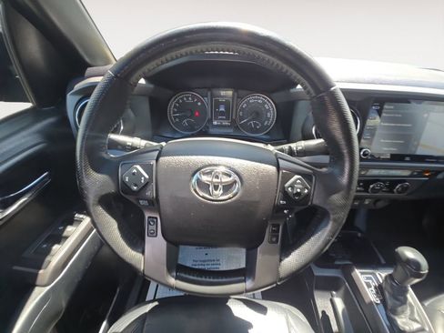 Used 2021 Toyota Tacoma TRD Off-Road w/ TRD Premium Off Road Package AWD/4WD image 12