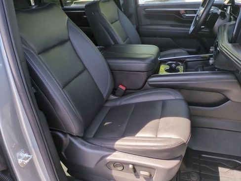 Used 2025 Chevrolet Tahoe Z71 w/ Z71 Off-Road Package AWD/4WD image 35