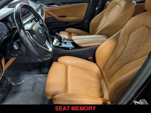 Certified 2023 BMW 530i xDrive w/ Premium Package image 3