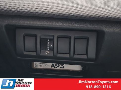 Used 2024 Subaru Outback Premium AWD/4WD image 23