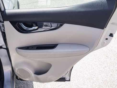 Used 2019 Nissan Rogue Sport SV FWD image 19