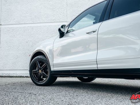 Used 2016 Porsche Cayenne image 27