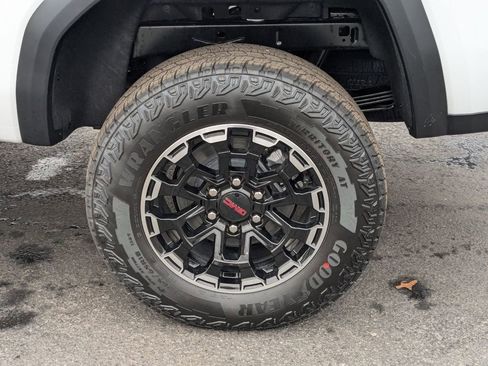 New 2026 GMC Canyon AT4 w/ LPO, Off Road Lift Package image 8