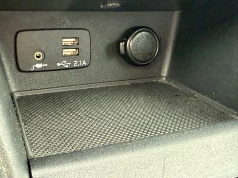 Used 2022 Subaru Forester Premium AWD/4WD image 7