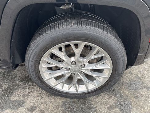 Used 2021 Jeep Grand Cherokee L Summit w/ Luxury Tech Group V image 9