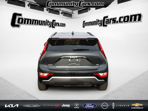 Certified 2025 Kia Niro SX image 6