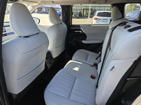 New 2026 Mitsubishi Outlander SEL image 10