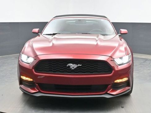 Used 2017 Ford Mustang Convertible RWD image 3