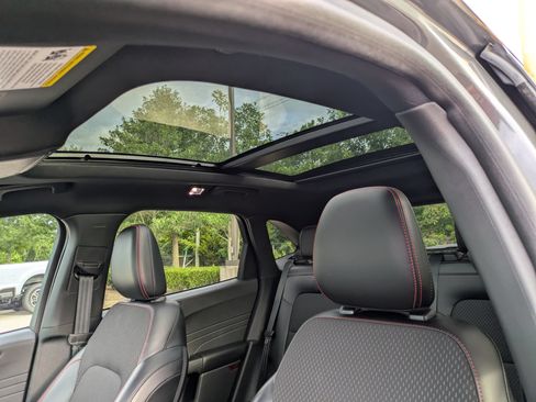 Certified 2024 Ford Escape ST-Line w/ Tech Pack #1 AWD/4WD image 28