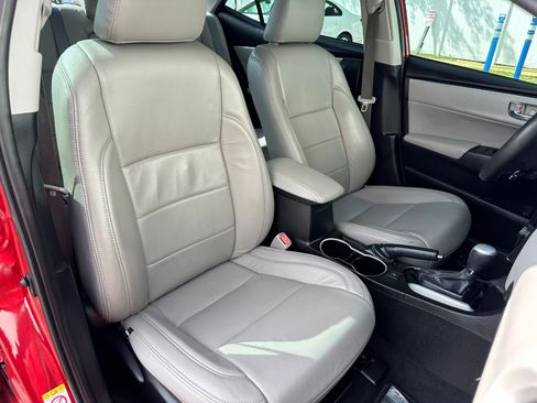 Used 2018 Toyota Corolla LE image 41