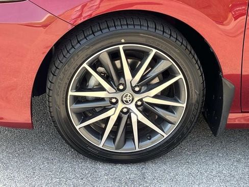 Used 2022 Toyota Camry XLE w/ Cold Weather Package FWD image 11