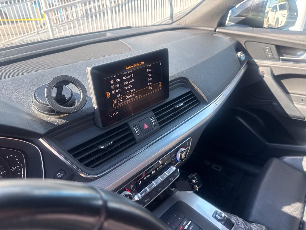 Used 2020 Audi Q5 2.0T Premium w/ Titanium Sport Package AWD/4WD image 14