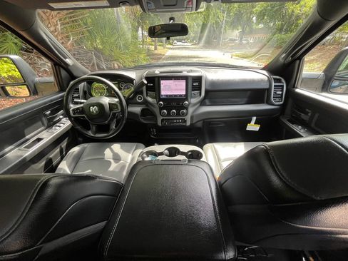 Used 2024 RAM 3500 Tradesman w/ Chrome Appearance Group image 11