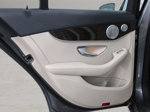 Used 2019 Mercedes-Benz C 300 Sedan image 24