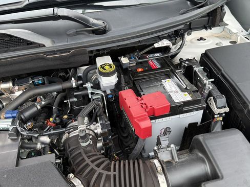 Used 2024 Nissan Rogue S FWD image 33