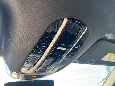 Used 2019 Porsche Cayenne image 31