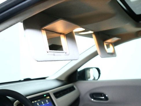 Used 2018 Honda HR-V EX image 19